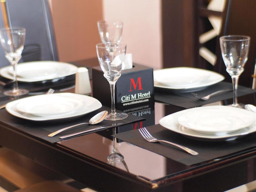 Citi M Hotel Gambir Джакарта Экстерьер фото