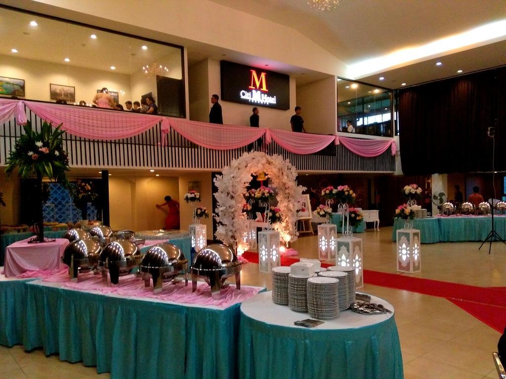 Citi M Hotel Gambir Джакарта Экстерьер фото