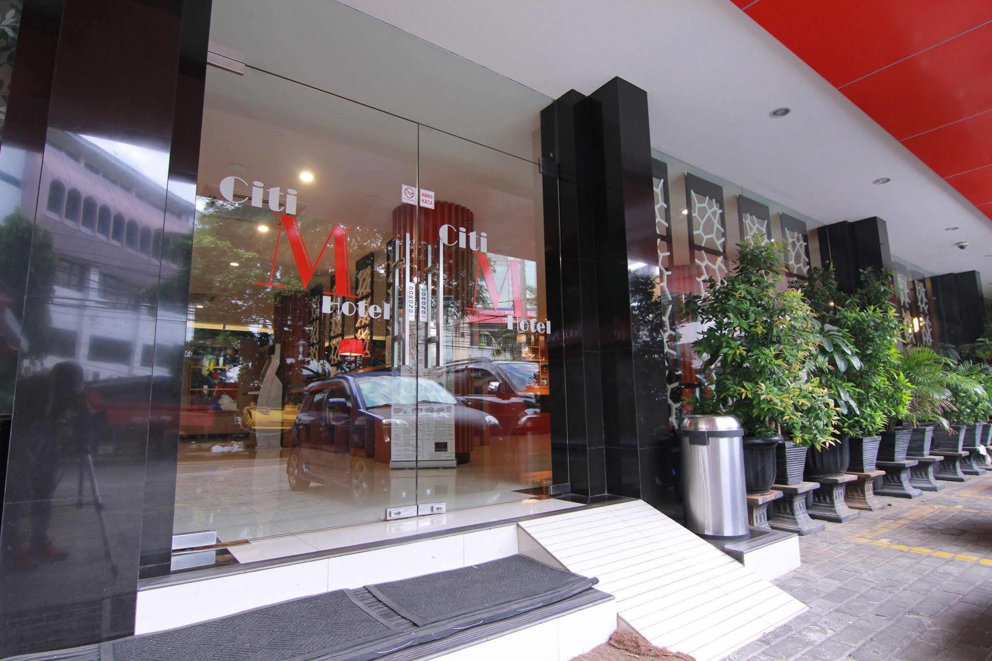 Citi M Hotel Gambir Джакарта Экстерьер фото
