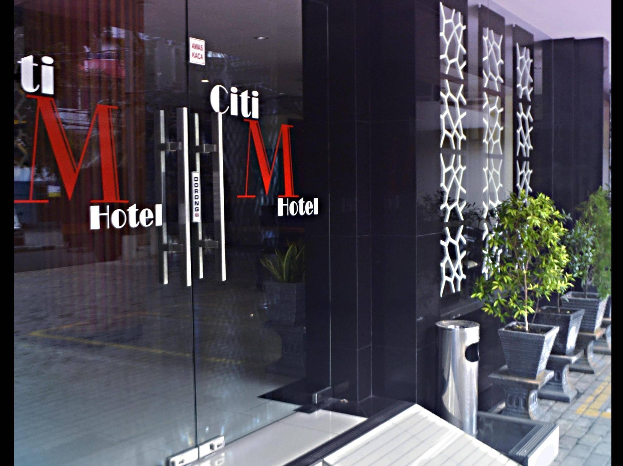 Citi M Hotel Gambir Джакарта Экстерьер фото