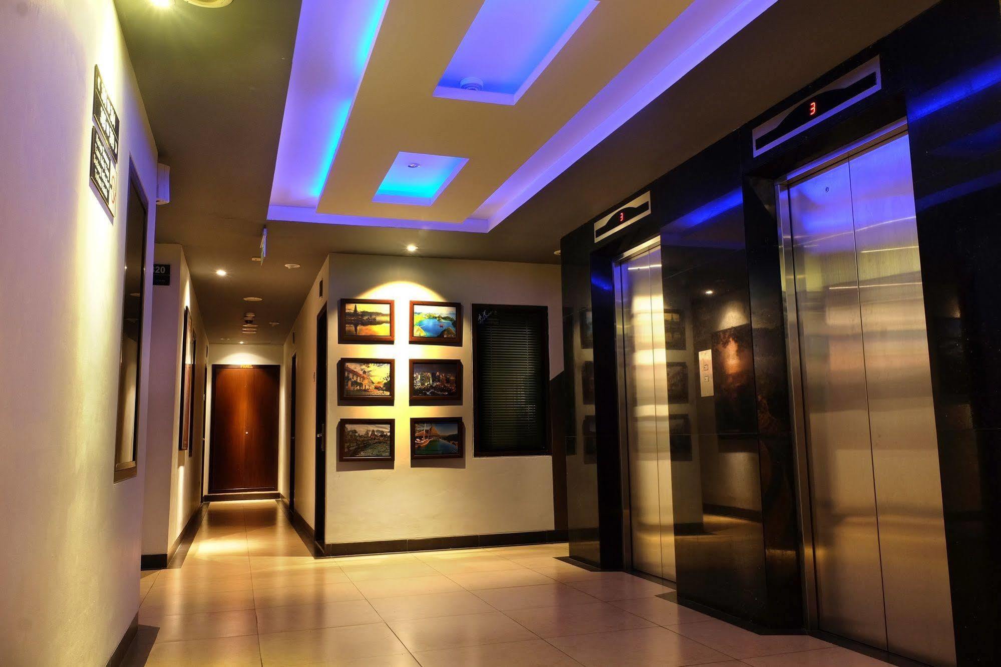 Citi M Hotel Gambir Джакарта Экстерьер фото